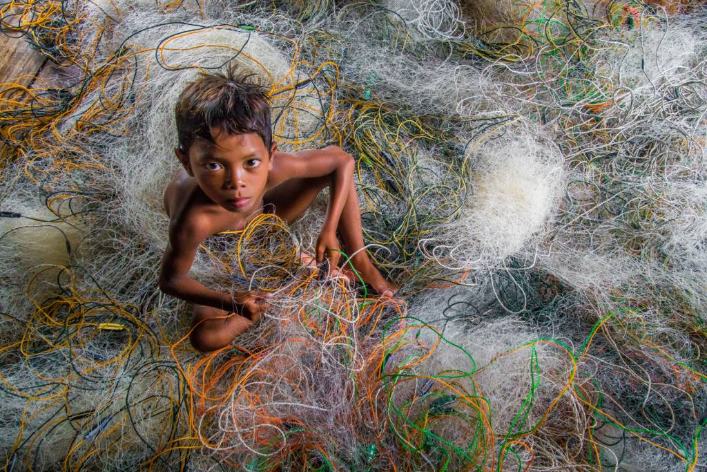 4Chin Leong Teo_Bajau Boy with Net 1_FIAP Ribbon__Projected Digital Images Photo Travel