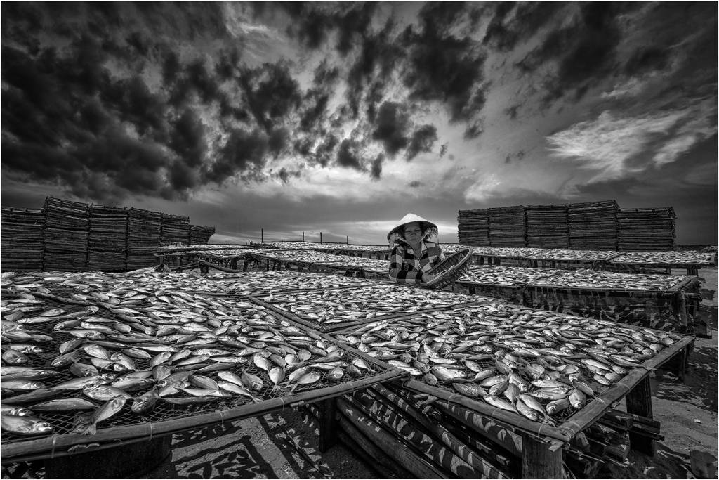 3Lee Eng Tan_Sun Drying the Fish BW_Bekkalokket Photoclub Bronze medal__Projected Digital Images Open Monochrome